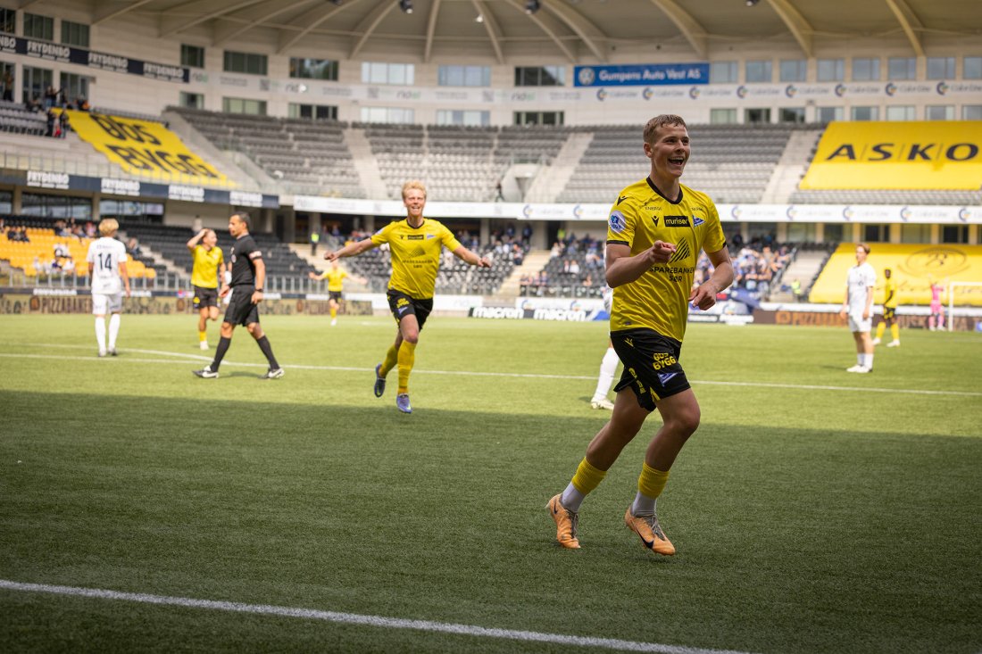 Marius Nordal har hatt 8 kamper for A-laget denne sesongen. Her etter scoring mot Stabæk i sommer. Foto: Daniel Haus.