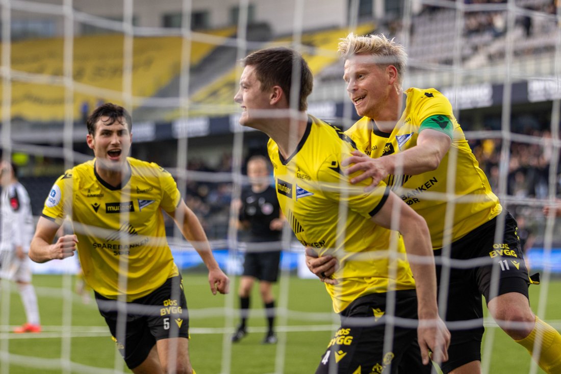 Sivert har levert en god sesong i gult og svart. Her scorer han mot Moss på Sparebanken Sør Arena tidligere i høst. Foto: Daniel Haus.